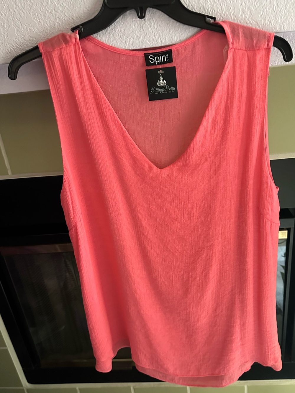 Spin USA Sleeveless V-Neck Coral Camisole (2XL). NWT